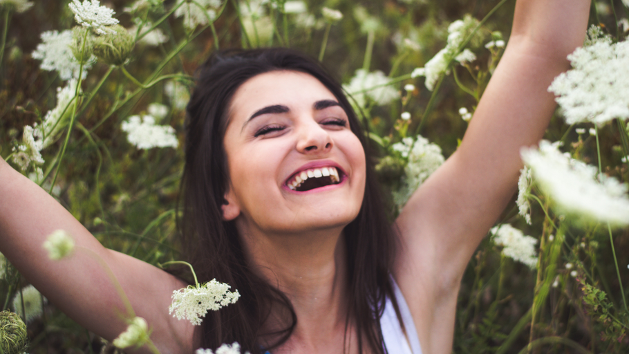 Grounding y sus beneficios rápidos para las mujeres